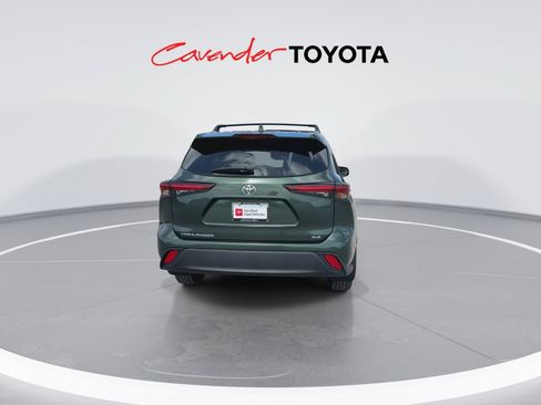 Certified 2024 Toyota Highlander XLE FWD image 7