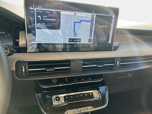 Used 2023 Lincoln Corsair AWD w/ Equipment Group 101A image 11