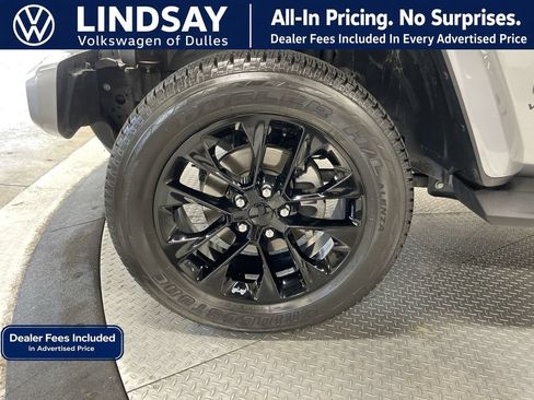 Used 2021 Jeep Wrangler Unlimited Sahara AWD/4WD image 11