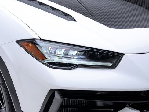 Used 2024 Lamborghini Urus Performante image 11