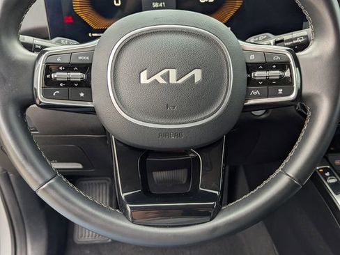 Used 2025 Kia Sorento S FWD image 5