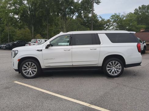 Used 2022 GMC Yukon XL Denali AWD/4WD image 5