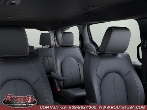 New 2026 Chrysler Pacifica Select image 27