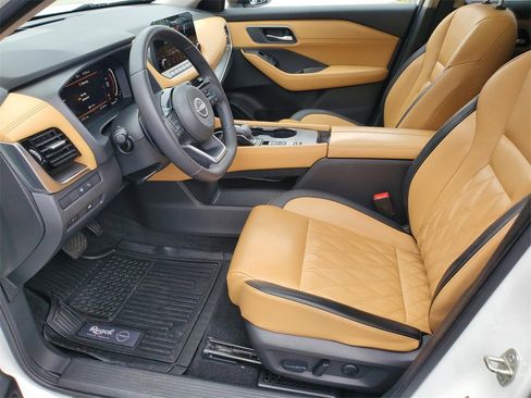 Certified 2022 Nissan Rogue Platinum w/ Head-Up Display Package image 4