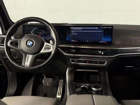 Used 2025 BMW X5 sDrive40i w/ M Sport Package RWD image 13