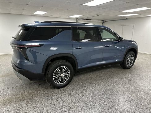 Used 2024 Chevrolet Traverse LT w/ LPO, Floor Liner Package AWD/4WD image 8