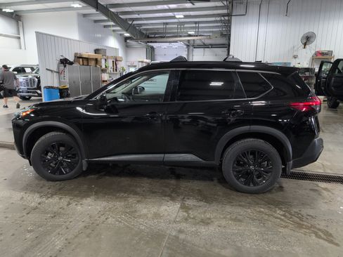 Used 2023 Nissan Rogue SV w/ SV Premium B Package AWD/4WD image 5