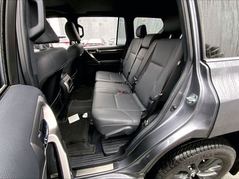 Used 2022 Lexus GX 460 Premium w/ Premium Package image 20