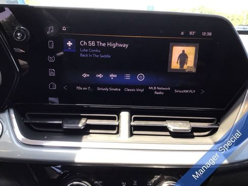 Used 2025 Chevrolet Trax LT FWD image 27