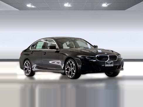 Used 2025 BMW 330i Sedan w/ Convenience Package RWD image 7