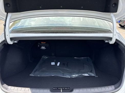 New 2026 Hyundai Elantra SEL Sport FWD image 10