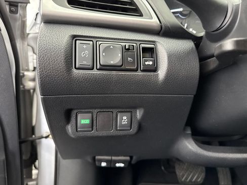 Used 2019 Nissan Sentra SV w/ Special Edition Package FWD image 33