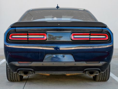 Used 2016 Dodge Challenger R/T Scat Pack w/ Leather Interior Group image 15