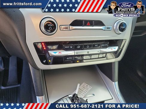 Certified 2022 Ford Explorer XLT w/ Equipment Group 202A image 9