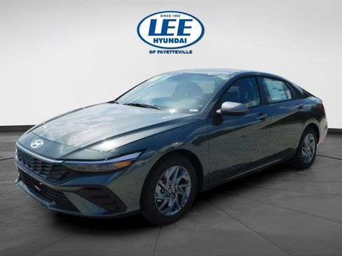 New 2025 Hyundai Elantra Blue image 7