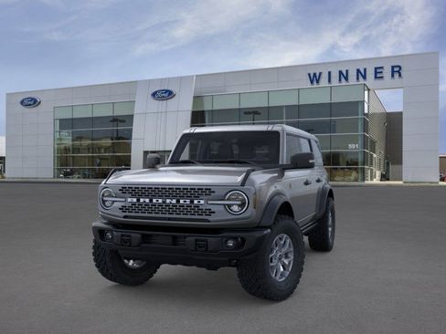 New 2025 Ford Bronco Badlands image 2