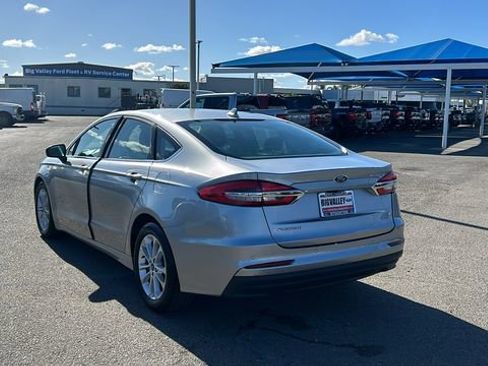 Used 2020 Ford Fusion SE image 5
