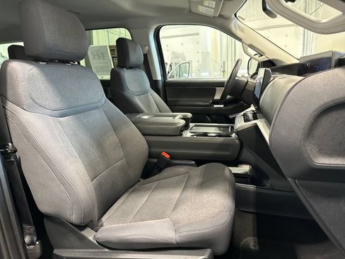 Used 2025 Ford Expedition Active AWD/4WD image 33