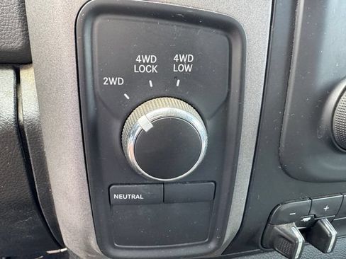 Used 2017 RAM 3500 Tradesman w/ Chrome Appearance Group AWD/4WD image 25