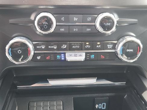 Used 2024 Ford F250 Lariat w/ Chrome Package AWD/4WD image 21