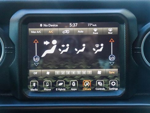 Used 2022 Jeep Wrangler Unlimited Sahara image 15