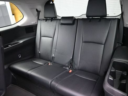 Used 2024 Toyota Grand Highlander AWD image 19
