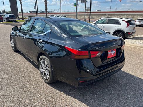 Used 2024 Nissan Altima 2.5 S FWD image 4