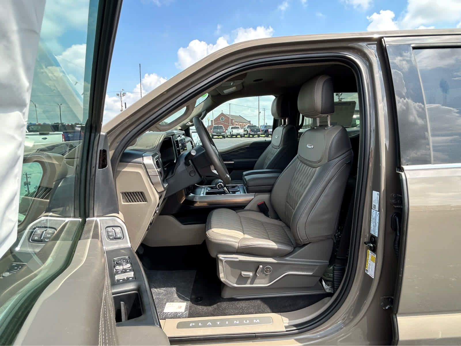 New 2026 Ford F150 Platinum w/ Equipment Group 703A Plus AWD/4WD image 16