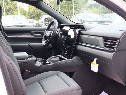 New 2026 GMC Terrain AT4 w/ Technology Package II image 34