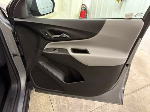 Used 2024 Chevrolet Equinox LT FWD image 28