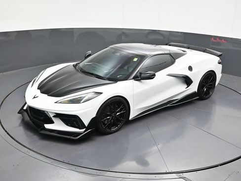 Used 2025 Chevrolet Corvette Stingray Preferred Conv w/ Z51 Performance Package RWD image 18