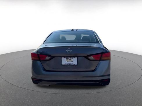 Used 2025 Nissan Altima 2.5 SV image 12