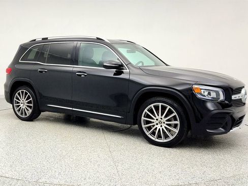 Used 2022 Mercedes-Benz GLB 250 GLB 250 SUV w/ AMG Line Packag image 3