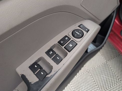 Used 2019 Hyundai Elantra SE FWD image 24