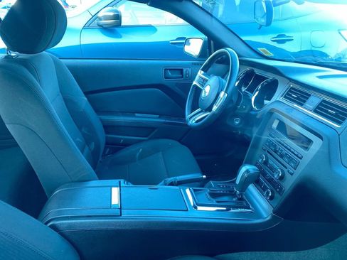 Used 2014 Ford Mustang GT RWD image 4