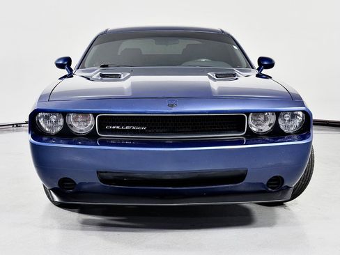 Used 2010 Dodge Challenger SE image 7