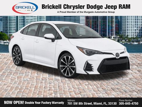 Used 2017 Toyota Corolla SE FWD image 2