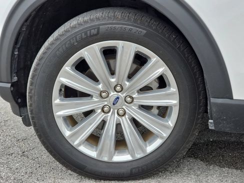 Used 2024 Ford Explorer Limited w/ Limited Technology Package AWD/4WD image 10