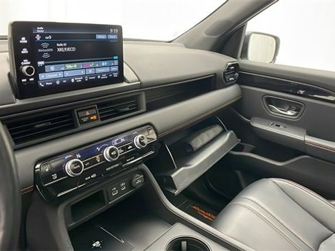 Used 2024 Honda Pilot TrailSport image 19