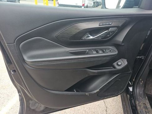 Used 2024 GMC Terrain SLT image 12