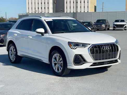 Certified 2025 Audi Q3 2.0T Premium w/ Convenience Package image 7