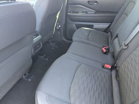 Certified 2025 Nissan Pathfinder SV FWD image 14
