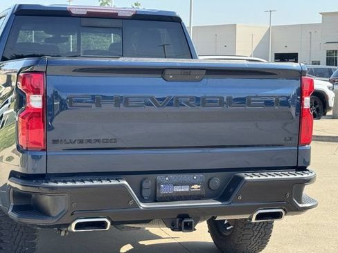 Used 2021 Chevrolet Silverado 1500 LT Trail Boss w/ Convenience Package II AWD/4WD image 8