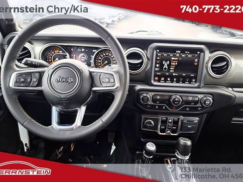 Used 2023 Jeep Wrangler Unlimited Sahara AWD/4WD image 6