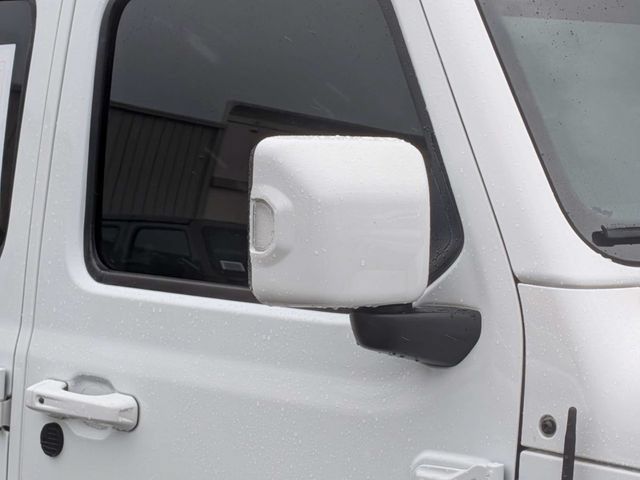 Used 2022 Jeep Gladiator Overland AWD/4WD image 9