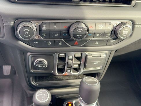 New 2025 Jeep Gladiator Sport image 26