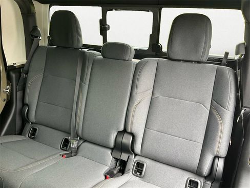 New 2025 Jeep Gladiator Sport image 9