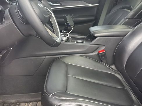 Used 2024 Jeep Grand Cherokee L Limited w/ Black Appearance Package AWD/4WD image 3