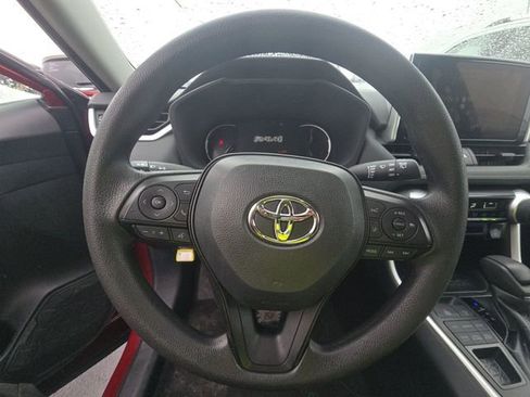 Used 2024 Toyota RAV4 LE image 10