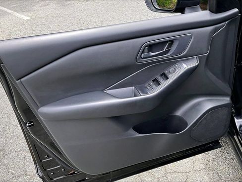 Used 2024 Nissan Rogue S FWD image 26